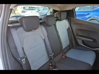 Photo 10 Renault Clio  1.6 E-Tech 145ch full hybrid Evolution - 24