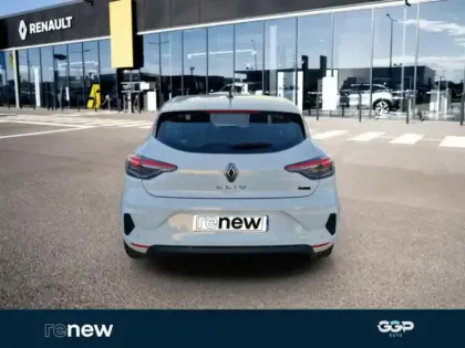 Photo 4 Renault Clio  1.6 E-Tech 145ch full hybrid Evolution - 24