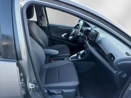 Photo 20 Toyota Yaris  116h Design 5p MY22