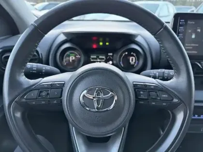 Photo 27 Toyota Yaris  116h Design 5p MY22