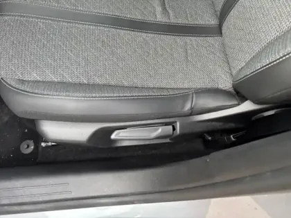 Photo 12 Peugeot 208  1.2 Hybrid 100ch Allure e-DCS6