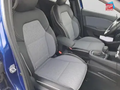 Photo 4 Renault Clio  1.6 E-Tech 145ch full hybrid Techno - 24