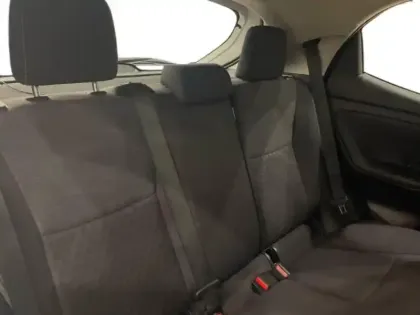 Photo 8 Toyota Yaris  120 VVT-i Dynamic 5p MY22