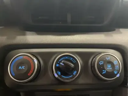 Photo 14 Toyota Yaris  120 VVT-i Dynamic 5p MY22