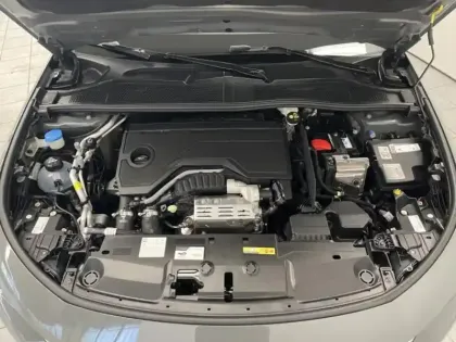 Photo 12 Peugeot 308  1.2 Hybrid 145ch GT e-DCS6