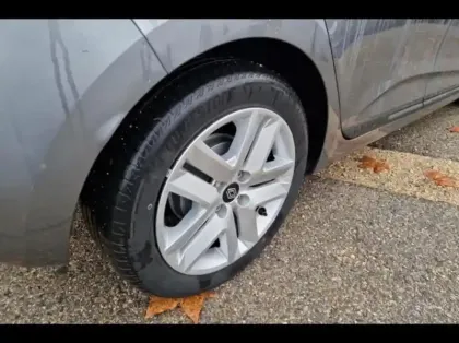 Photo 12 Renault Clio  1.6 E-Tech 145ch full hybrid Evolution