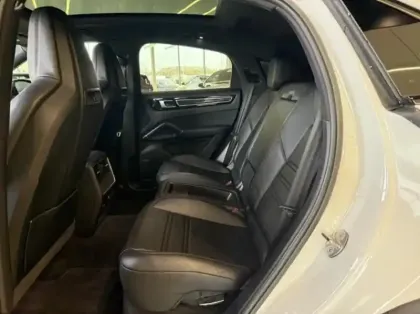 Photo 11 Porsche Cayenne  Coupé 3.0 V6 462ch E-Hybrid