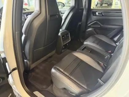 Photo 10 Porsche Cayenne  Coupé 3.0 V6 462ch E-Hybrid