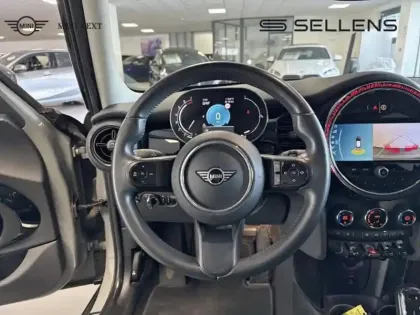 Photo 5 Mini Mini  5 Portes Cooper 136ch Edition Premium BVA7