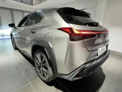 Photo 7 Lexus UX  300h F SPORT Design 2WD