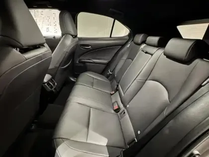 Photo 11 Lexus UX  300h F SPORT Design 2WD