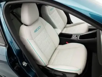 Photo 12 Fiat 600  e 156ch 54kWh La Prima