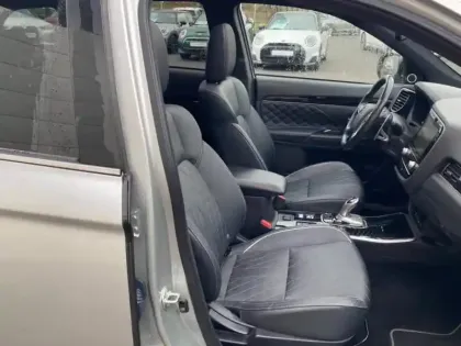 Photo 9 Mitsubishi Outlander  PHEV Twin Motor Instyle 4WD Euro6d-T EVAP