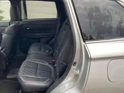 Photo 4 Mitsubishi Outlander  PHEV Twin Motor Instyle 4WD Euro6d-T EVAP