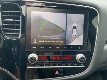 Photo 10 Mitsubishi Outlander  PHEV Twin Motor Instyle 4WD Euro6d-T EVAP