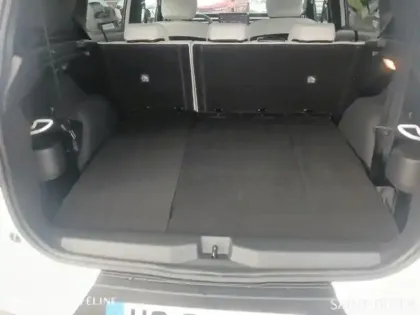 Photo 5 Citroën C3 Aircross  1.2 Hybride 145ch MAX 7 places