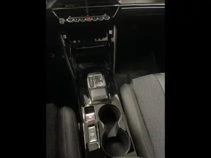 Photo 10 Peugeot 208  e- 136ch GT