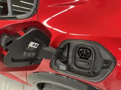 Photo 12 Peugeot 208  e- 136ch GT