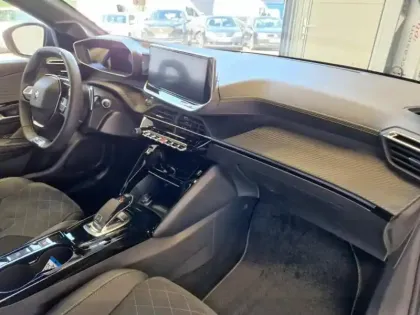 Photo 8 Peugeot 208  1.2 PureTech 130ch S&S GT EAT8