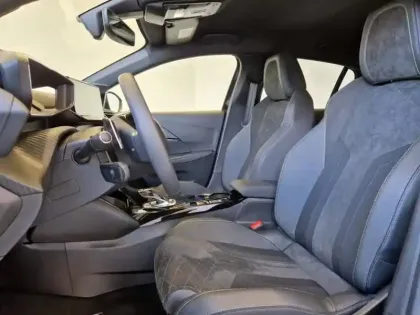 Photo 9 Peugeot 208  1.2 PureTech 130ch S&S GT EAT8