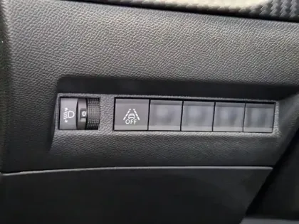 Photo 12 Peugeot 2008  1.2 PureTech 130ch S&S Allure EAT8