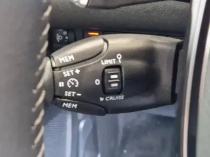 Photo 13 Peugeot 2008  1.2 PureTech 130ch S&S Allure EAT8