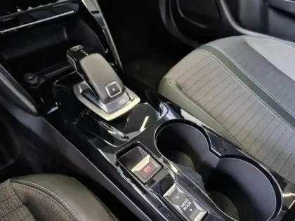 Photo 14 Peugeot 2008  1.2 PureTech 130ch S&S Allure EAT8