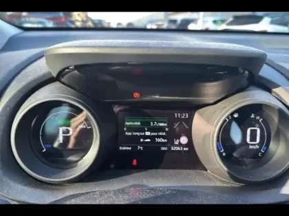 Photo 10 Toyota Yaris  116h Design 5p MC24