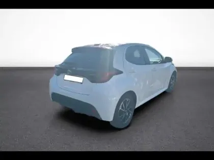 Photo 4 Toyota Yaris  116h Design 5p MC24