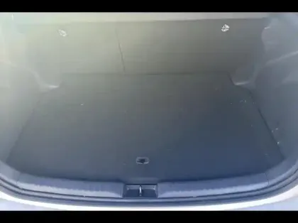 Photo 9 Toyota Yaris  116h Design 5p MC24