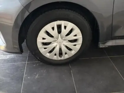 Photo 3 Toyota Yaris  116h Dynamic 5p MY22