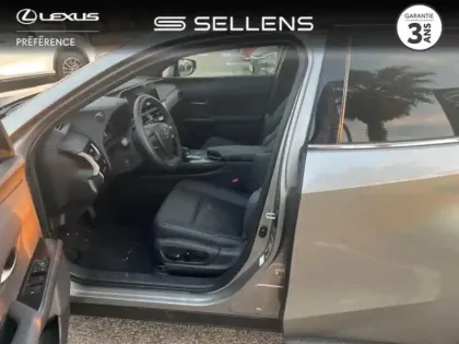 Photo 10 Lexus UX  300h Le 2WD