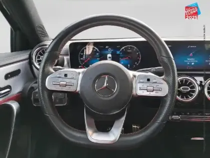 Photo 11 Mercedes Classe A  200 163ch AMG Line 7G-DCT