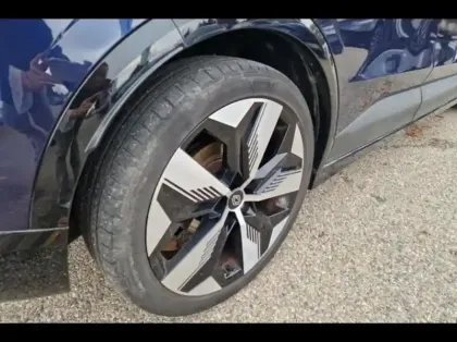 Photo 12 Renault Megane  E-Tech Electric EV60 220ch Iconic optimum charge