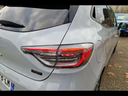 Photo 13 Renault Clio  1.6 E-Tech hybride 145ch Techno