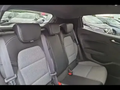 Photo 10 Renault Clio  1.6 E-Tech hybride 145ch Techno