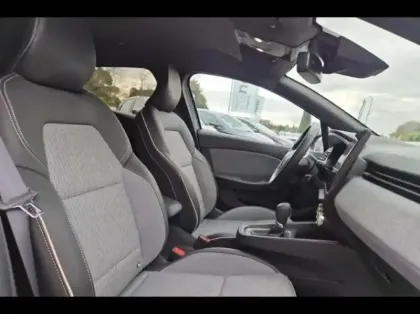 Photo 9 Renault Clio  1.6 E-Tech hybride 145ch Techno