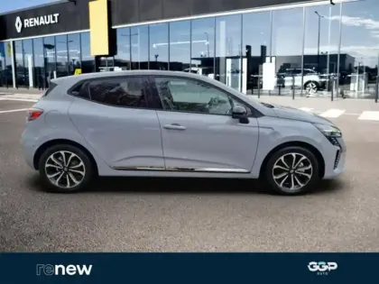 Photo 6 Renault Clio  1.6 E-Tech hybride 145ch Techno