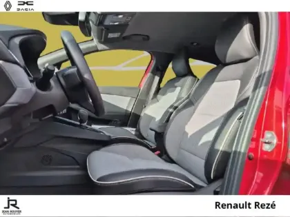 Photo 2 Renault Clio  1.6 E-Tech 145ch full hybrid Techno - 24