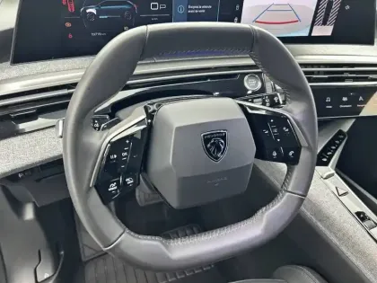 Photo 8 Peugeot 5008  Hybrid 136 e-DCS6