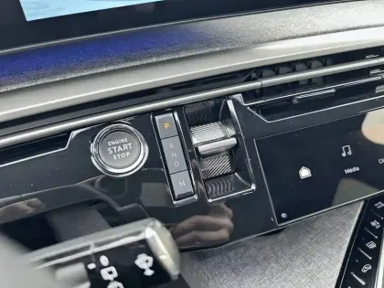 Photo 13 Peugeot 5008  Hybrid 136 e-DCS6