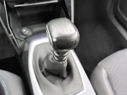 Photo 9 Peugeot 2008  PureTech 130 S&S BVM6