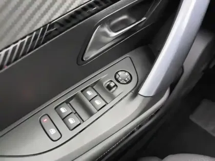 Photo 23 Peugeot 2008  PureTech 130 S&S BVM6