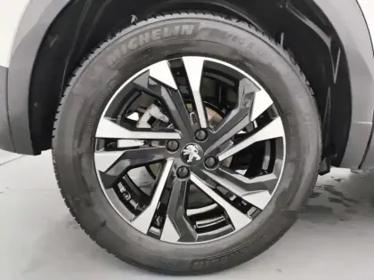 Photo 8 Peugeot 2008  PureTech 130 S&S BVM6