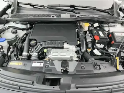 Photo 26 Peugeot 2008  PureTech 130 S&S BVM6