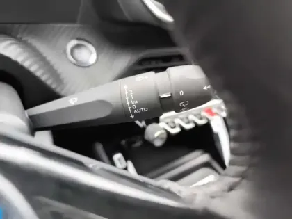 Photo 20 Peugeot 2008  PureTech 130 S&S BVM6