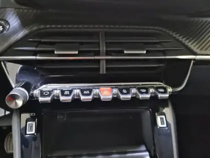 Photo 24 Peugeot 208  PureTech 100 S&S BVM6