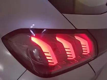 Photo 16 Peugeot 208  PureTech 100 S&S BVM6