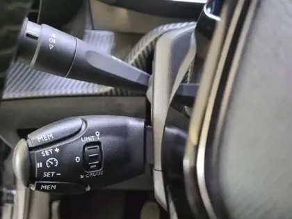 Photo 26 Peugeot 208  PureTech 100 S&S BVM6