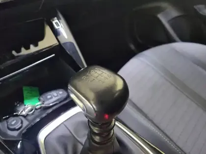 Photo 13 Peugeot 208  PureTech 100 S&S BVM6